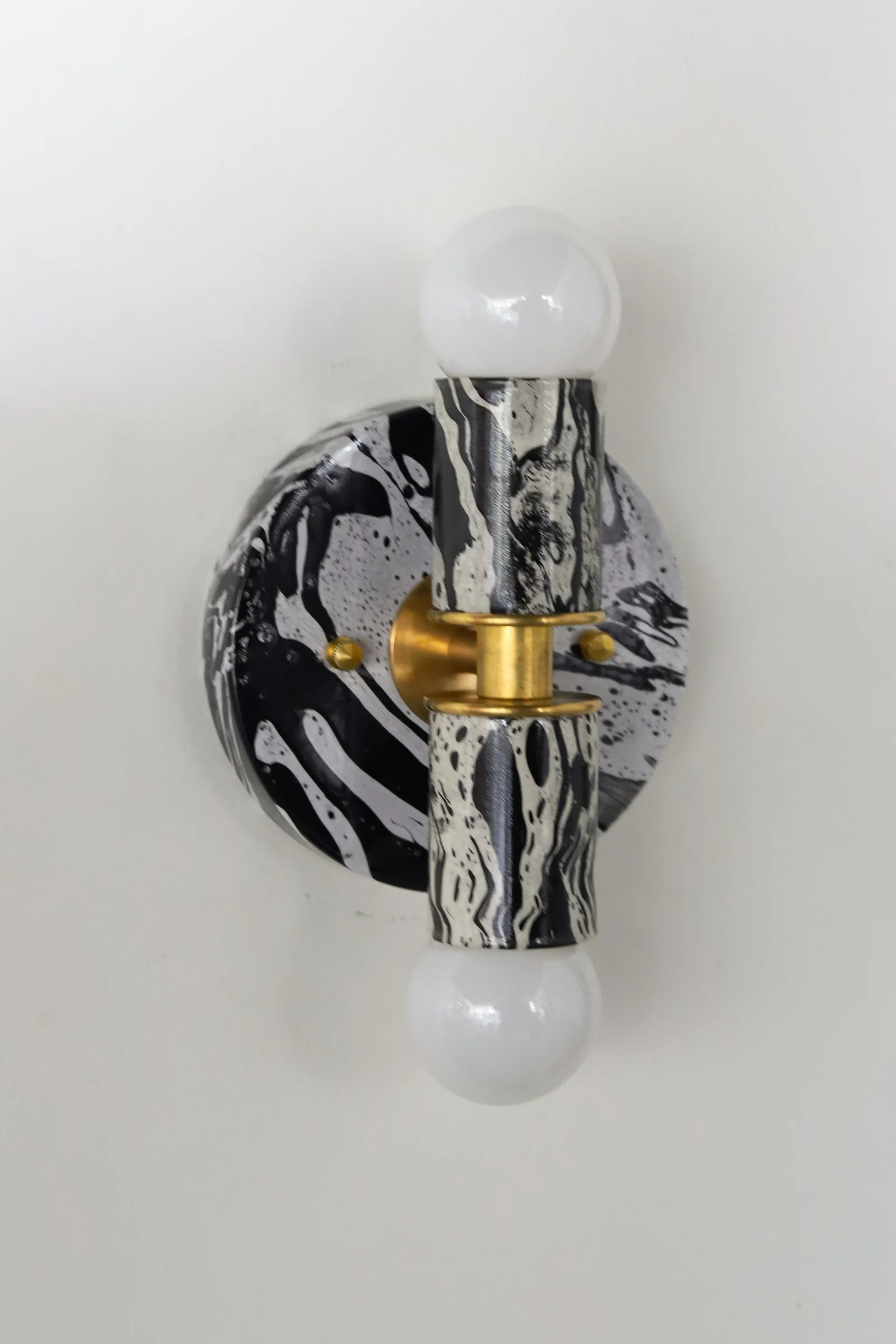 Black & White Marbled Small Thalia Sconce - Image 13