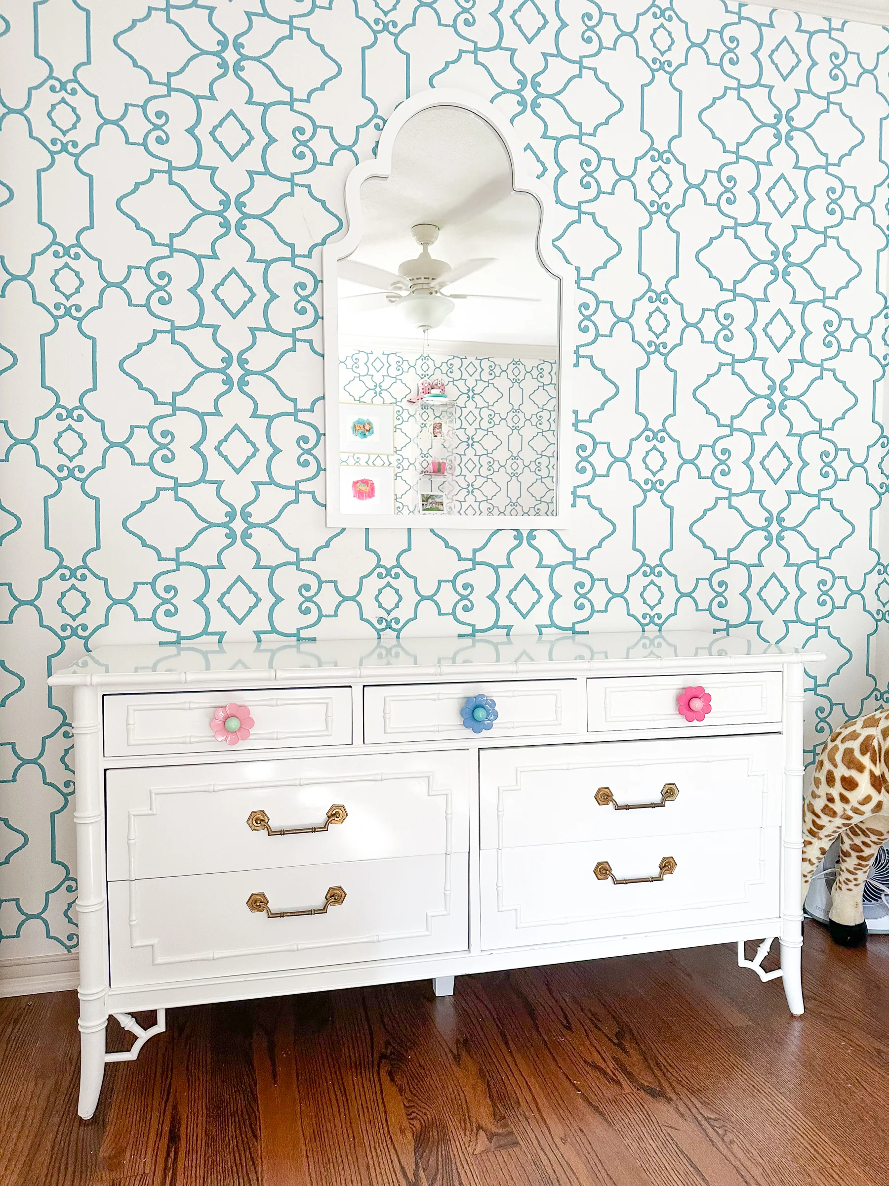 Daisy Drawer Pull with a Ball - Image 69