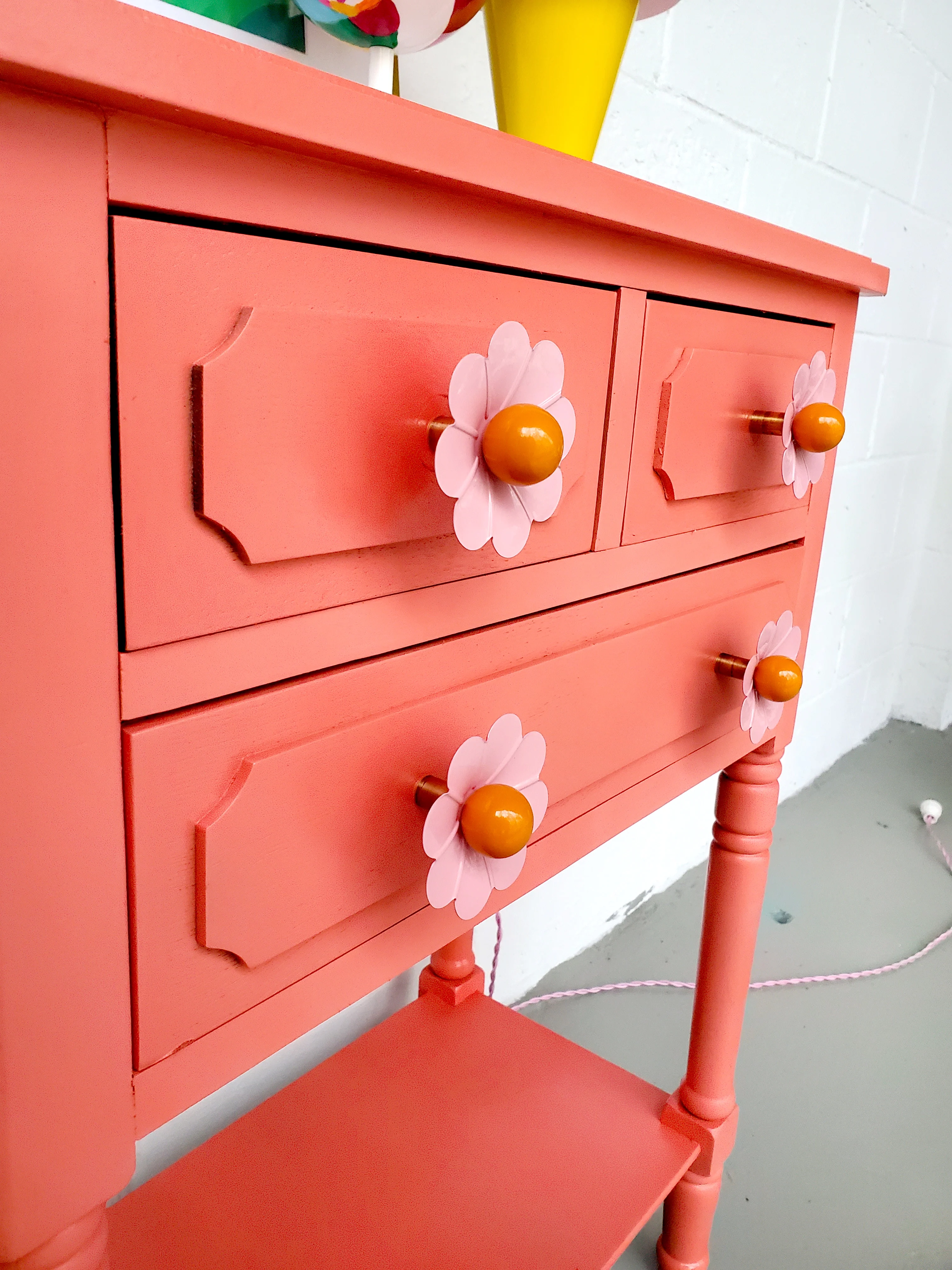 Daisy Drawer Pull with a Ball - Image 8