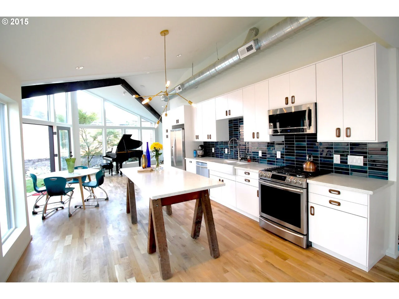 Linden Chandelier: Modern 5-light Asymmetric Chandelier - Image 9