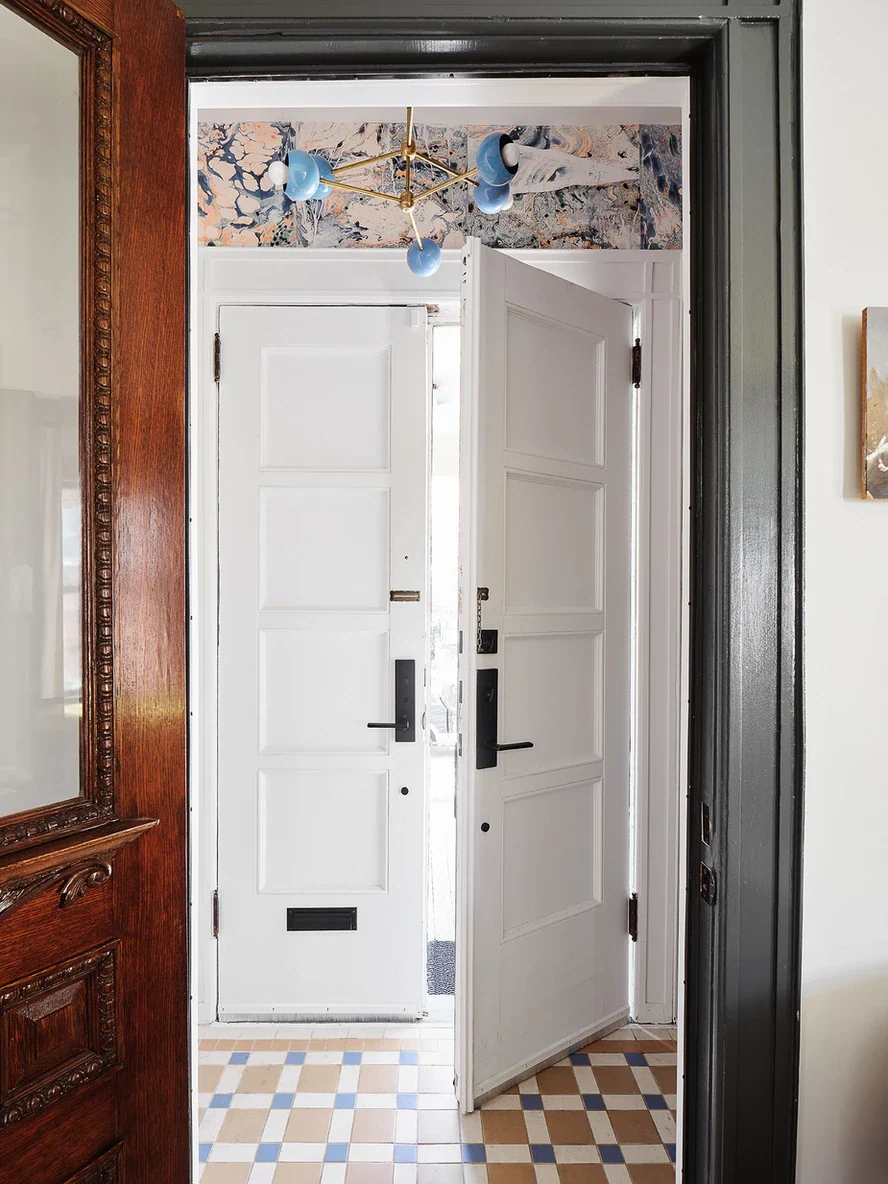 Loa-Annunciation Chandelier - Image 9