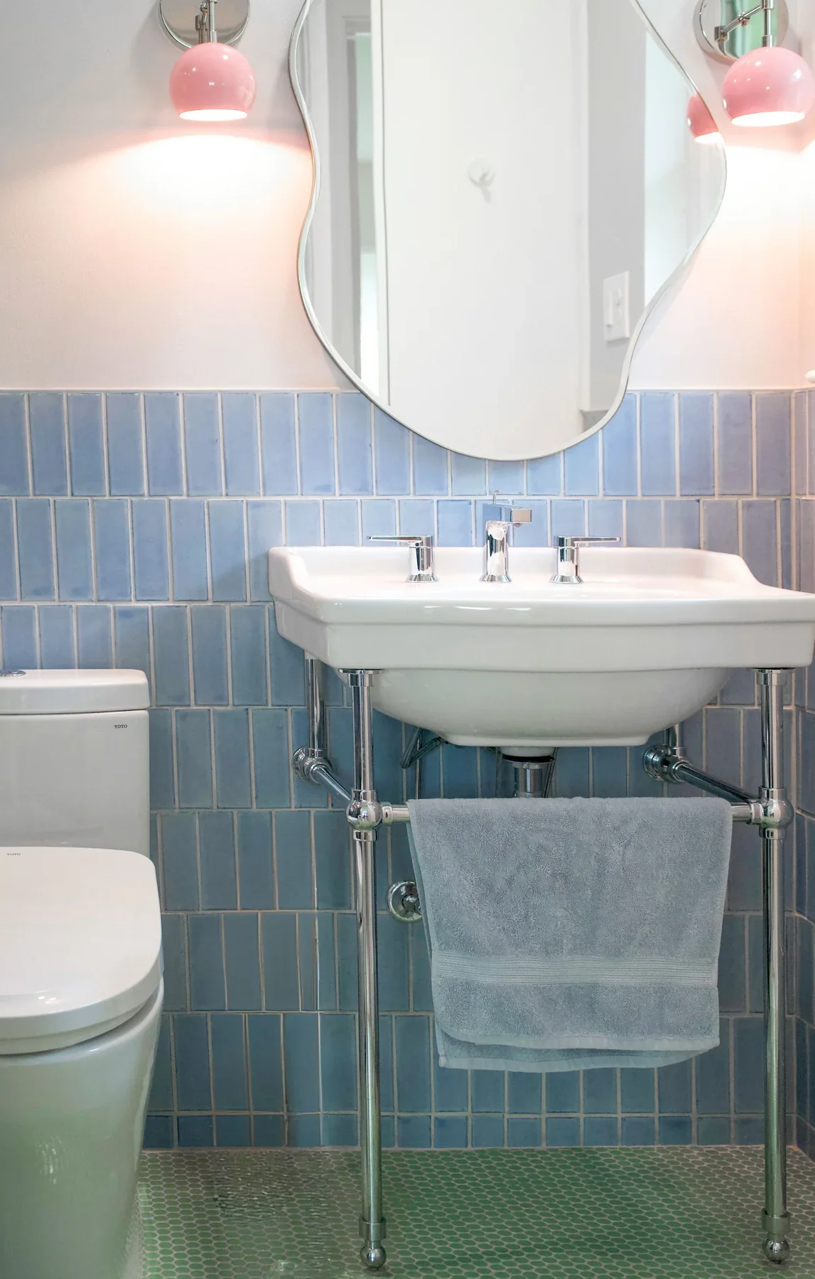 Loa Sconce with Blush Pink Shade - Image 8