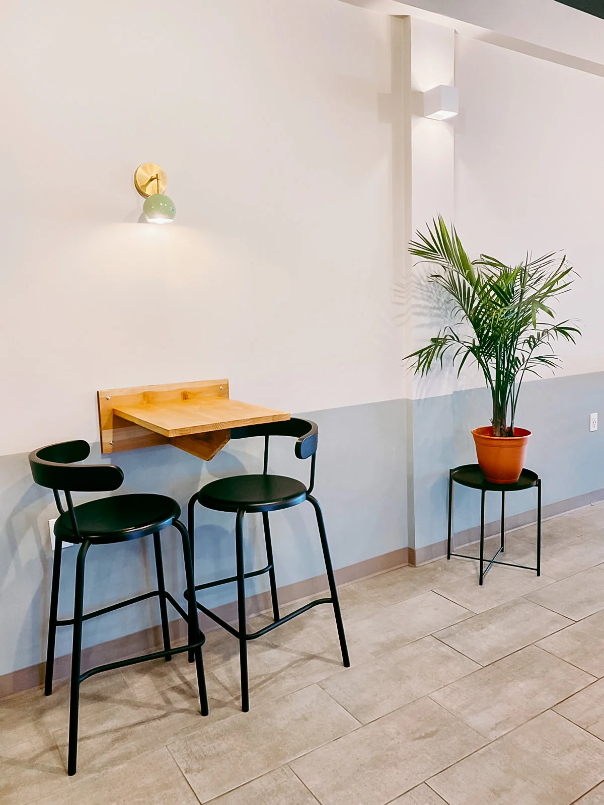 Loa Sconce with Mint Shade - Image 9